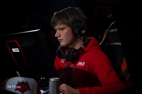 英雄联盟S12淘汰赛，JDG零封RGE成功晋级四强！