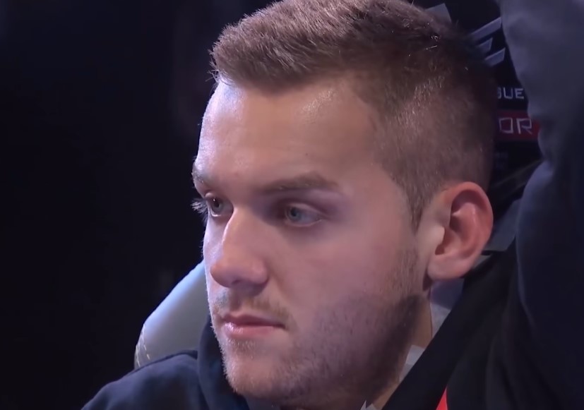 作为LCK现存的两位全球总冠军射手，Deft和Viper这次在联赛中的交手堪称万众期待