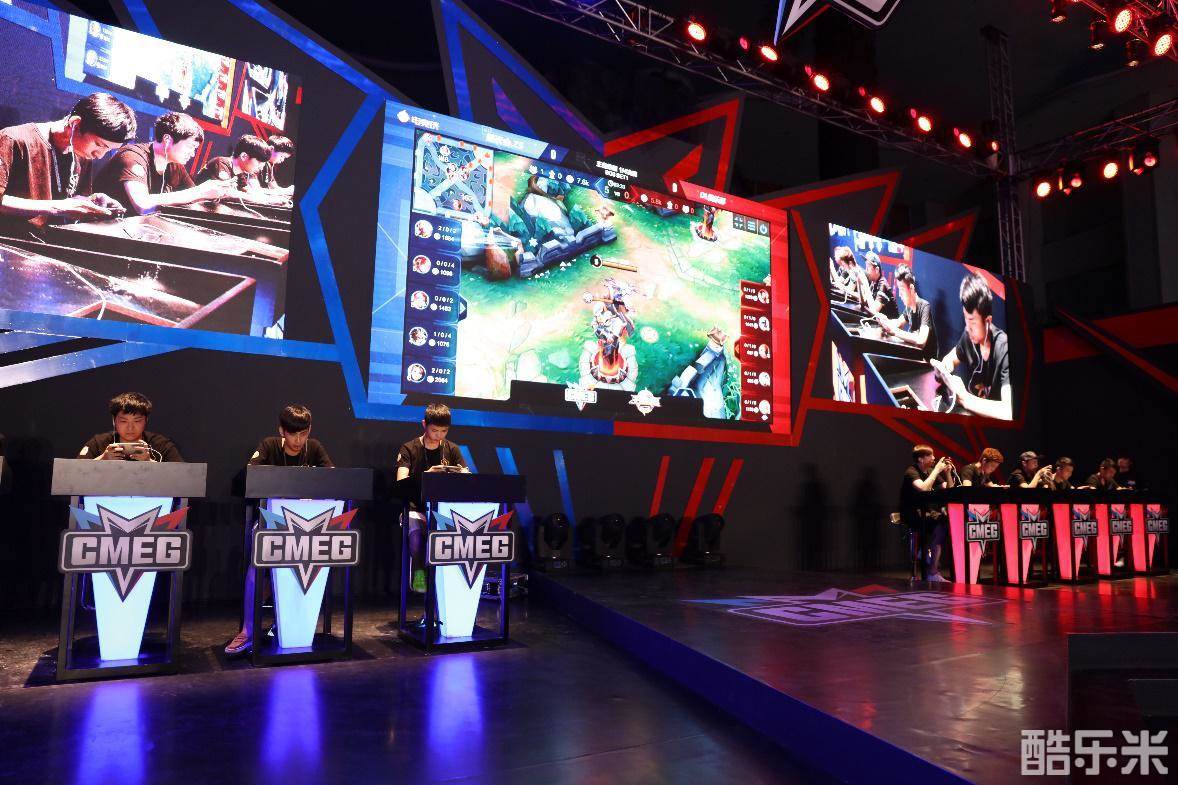 s1mple 可能找到了新战队——他已经开始积极参加 FACEIT